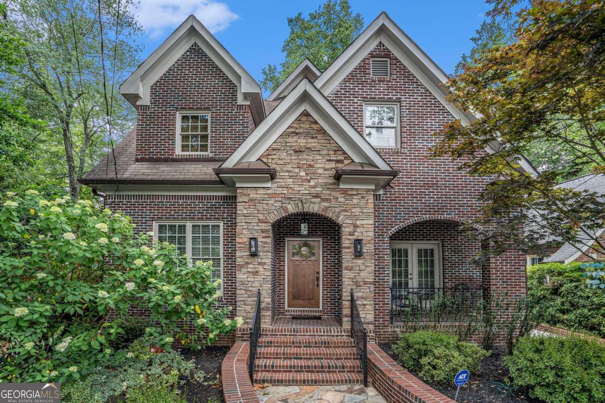 Foto principal - 1123 University Dr NE