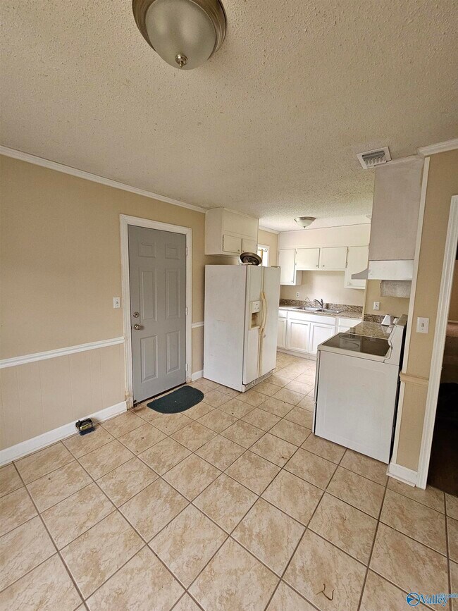 Building Photo - 6118 Belgrade Dr NW