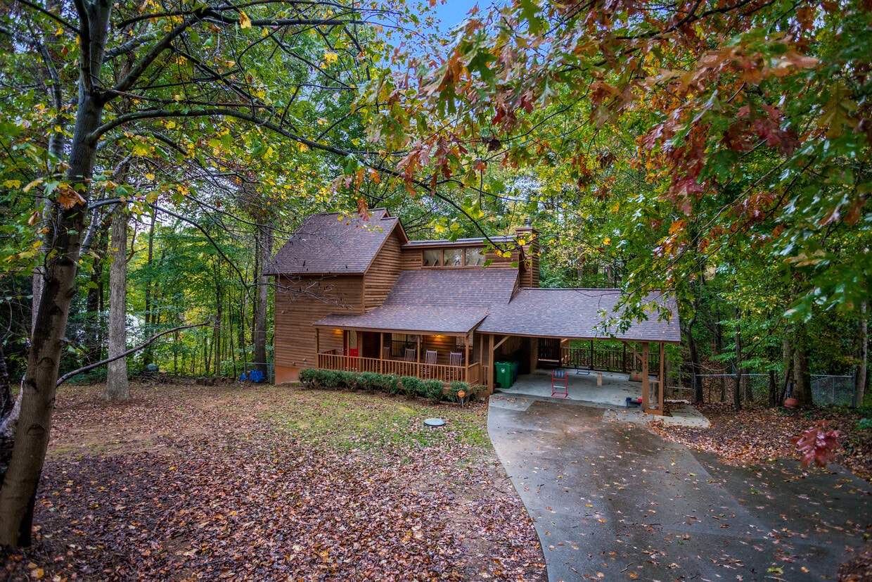 Front Exterior - 5249 Winters Chapel Rd
