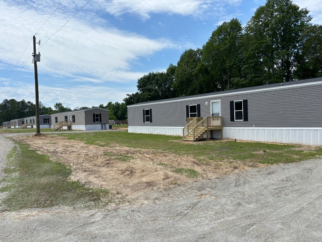 Building Photo - 2043 Southern Crest Dr