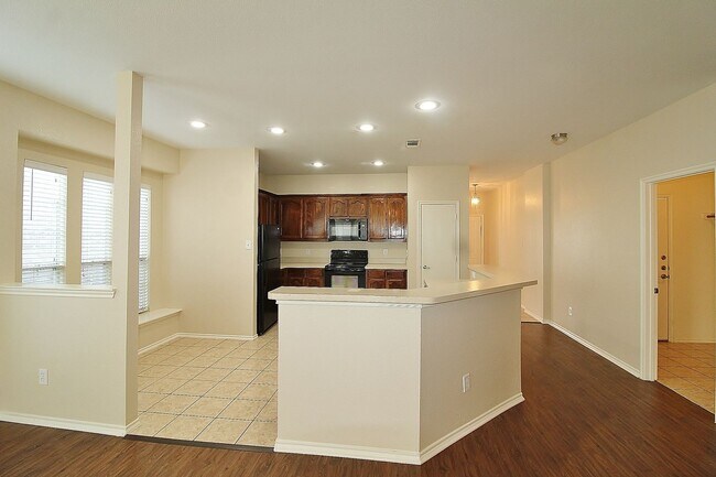 Building Photo - Lovely 3/2/2 in White Settlement ISD For R...