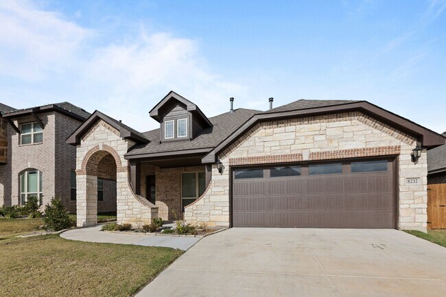 Building Photo - 4 Bedroom Home in Godley Texas!
