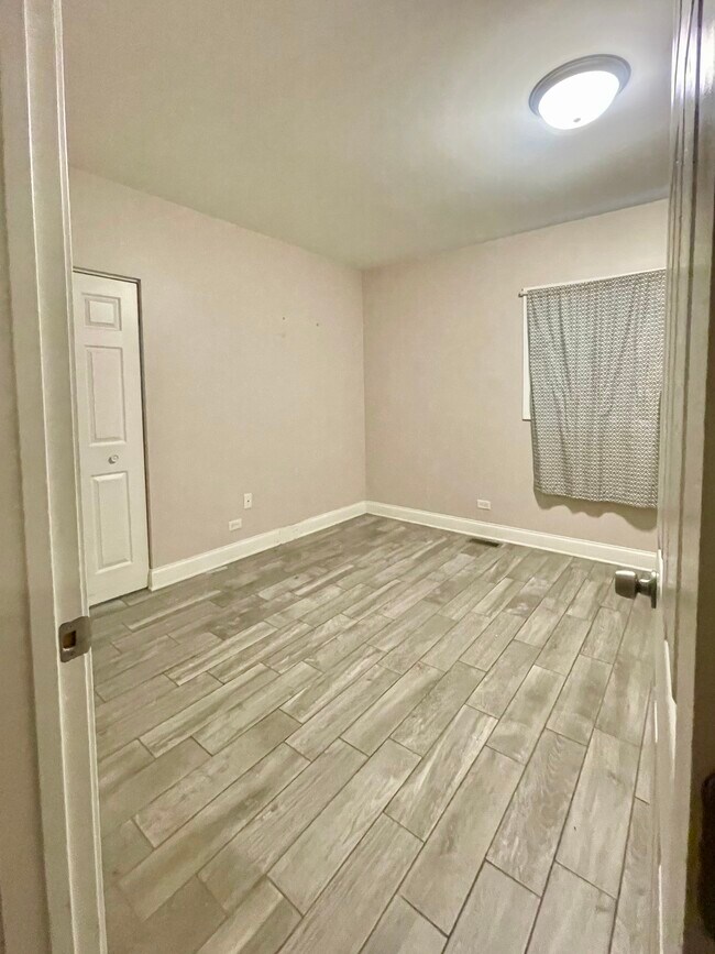 Foto del edificio - 606 N Spring St