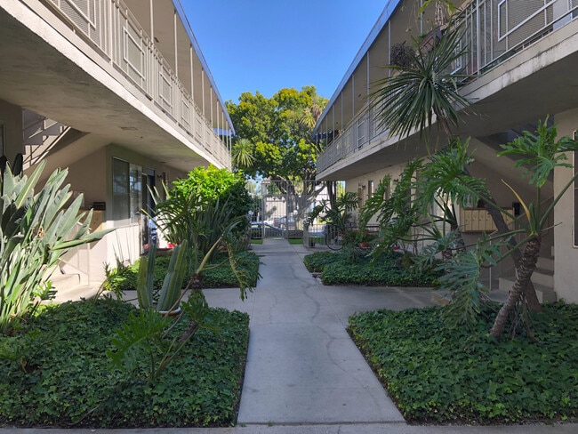 Building Photo - 11519 Venice Blvd