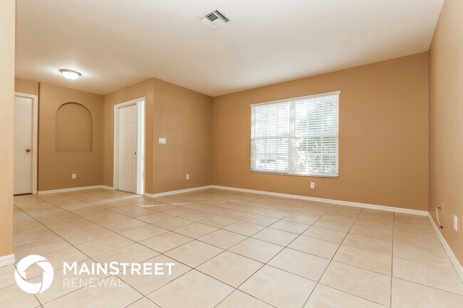 Building Photo - 15619 Sunny Crest Ln