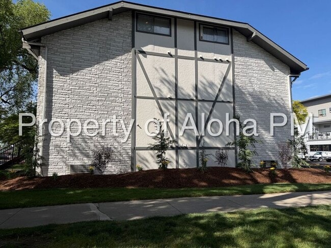 Building Photo - 337 N 17th St