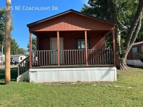 Building Photo - 125 Coachlight Dr