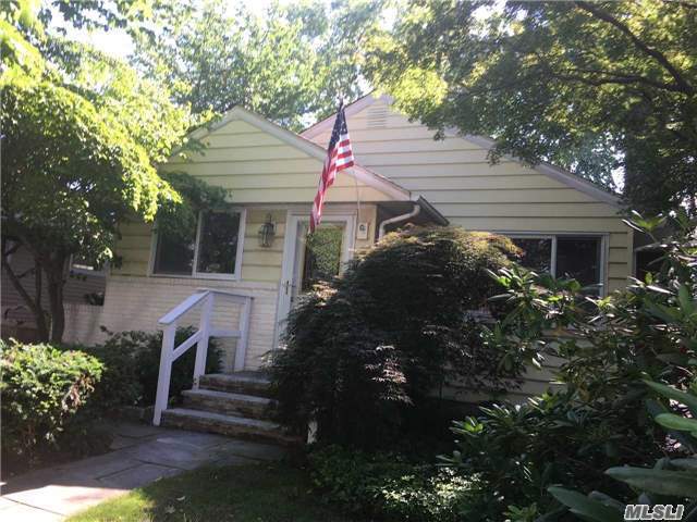 Primary Photo - 20 Kaywood Rd