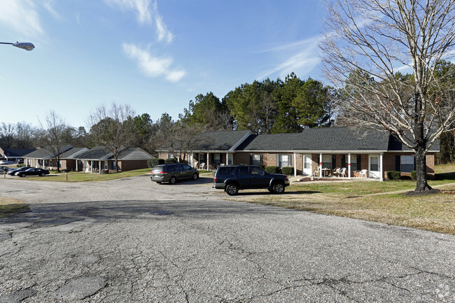 Building Photo - Country Club Apartments