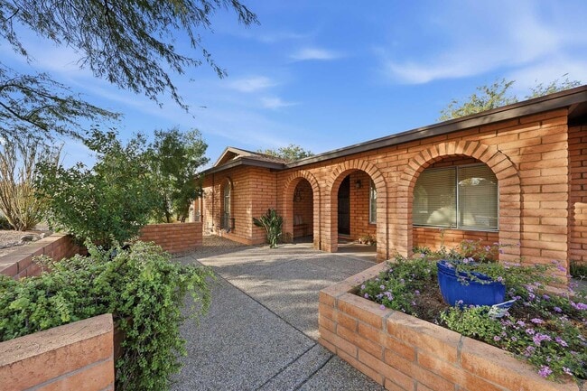 Building Photo - 11236 North 42nd Pl