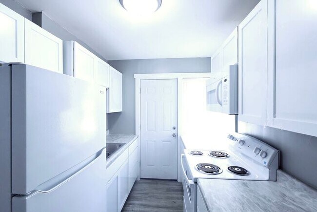 Foto del edificio - 3654 W 107th St