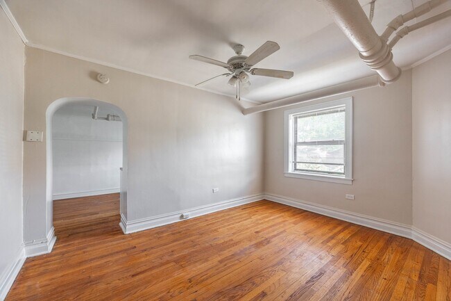 Foto del edificio - 2415 W Sunnyside Ave