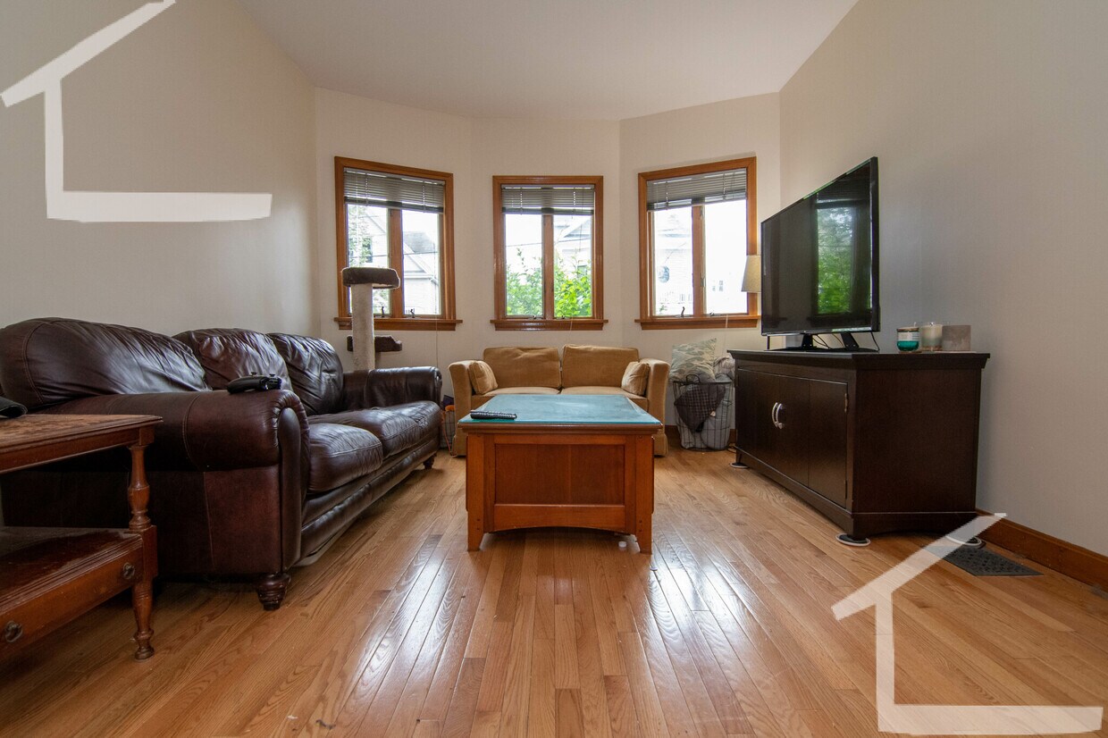 150 Spruce St Unit 1, Watertown, MA 02472 Condo for Rent in Watertown