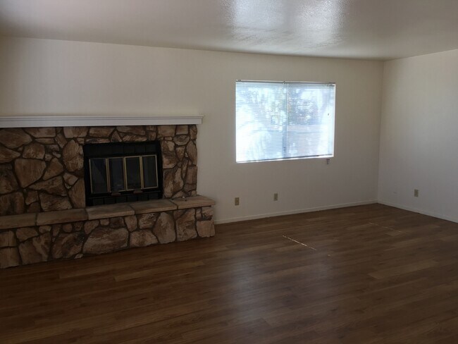 Foto del edificio - 1961 Moss Beach Ct