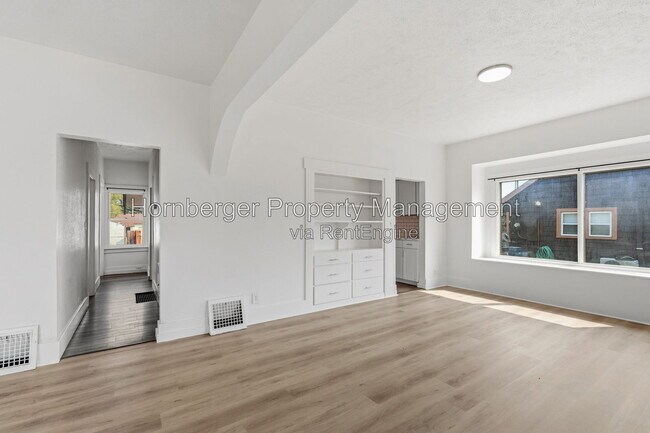 Foto del edificio - 2719 E Columbia Ave
