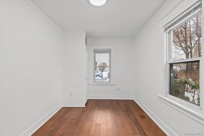 Building Photo - 7 Dunwoodie St