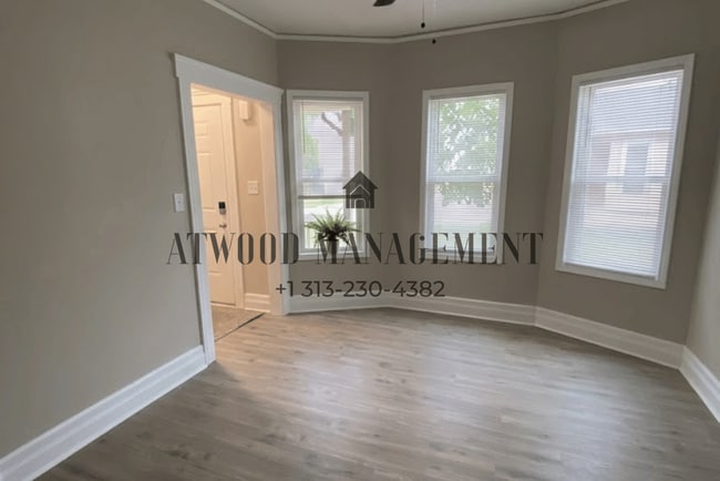 Building Photo - 6439 Fischer Ave