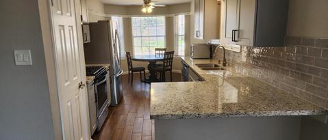 Foto del edificio - 8307 Holmwood Dr