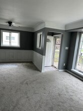 Building Photo - 29625 Rosslyn Ave