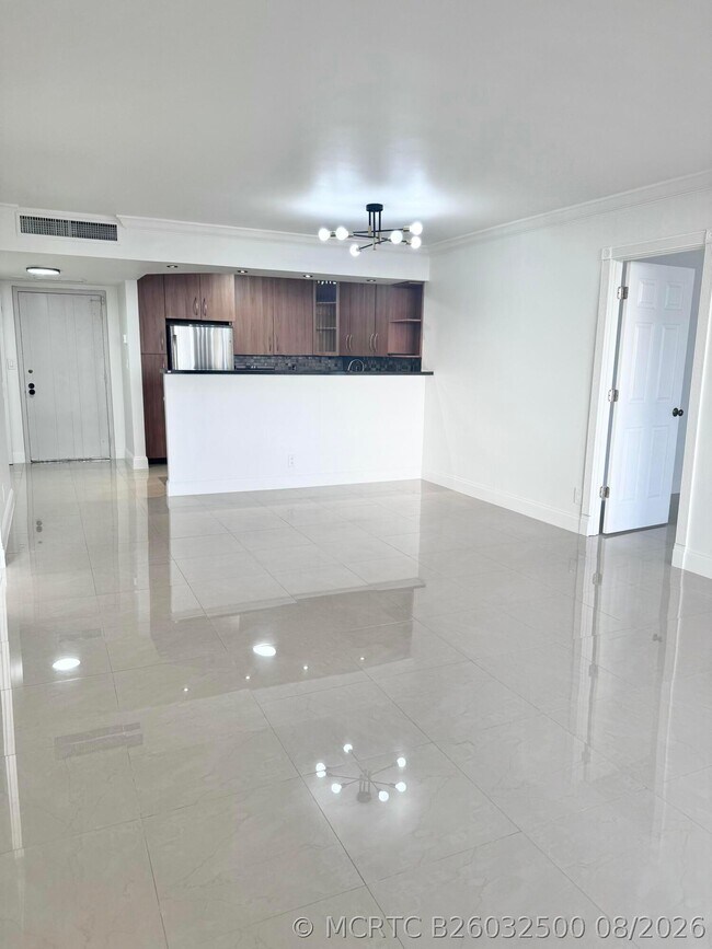 Foto del edificio - 600 Three Islands Boulevard