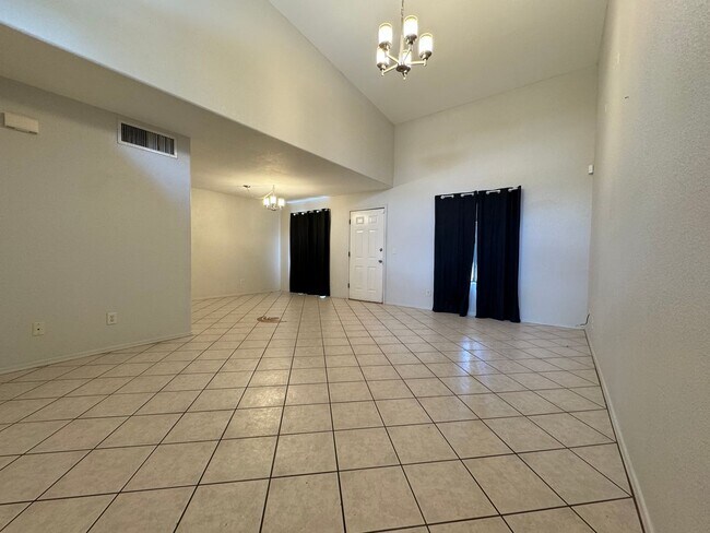Foto del edificio - 3BR/2.5BA/2CG, 1,616 sq.ft. rental in Sier...