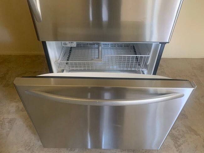 Refrigerador - 3112 SW 12th Plz