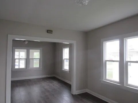 Foto del edificio - 1152 E Maple St