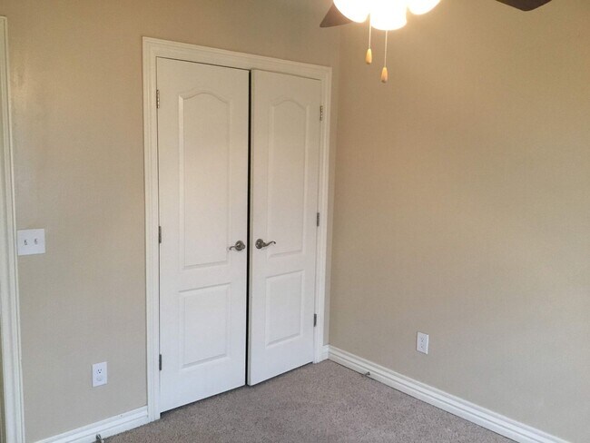 Building Photo - Ready to View!