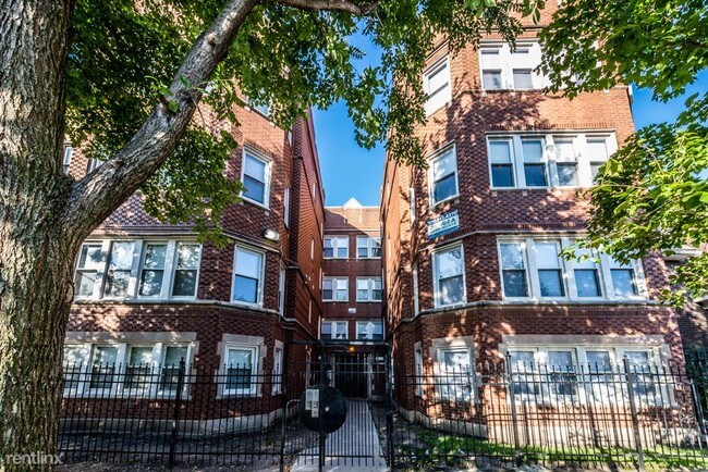 Building Photo - 1 br, 1 bath Apartment - 6230 S Artesian Ave