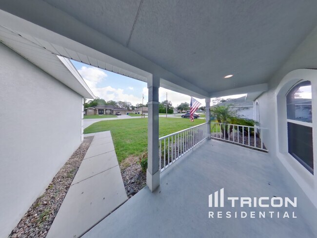 Foto del edificio - 14128 Redwood St
