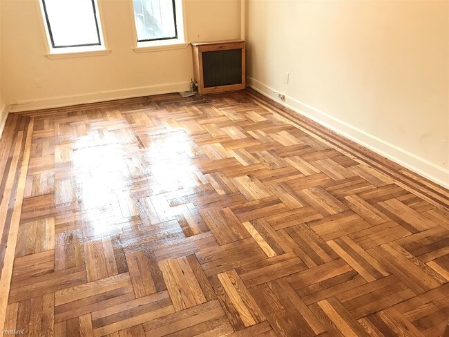 Foto del edificio - 2587 Bedford Ave