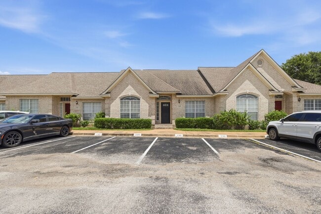 Building Photo - 239 Navarro Dr