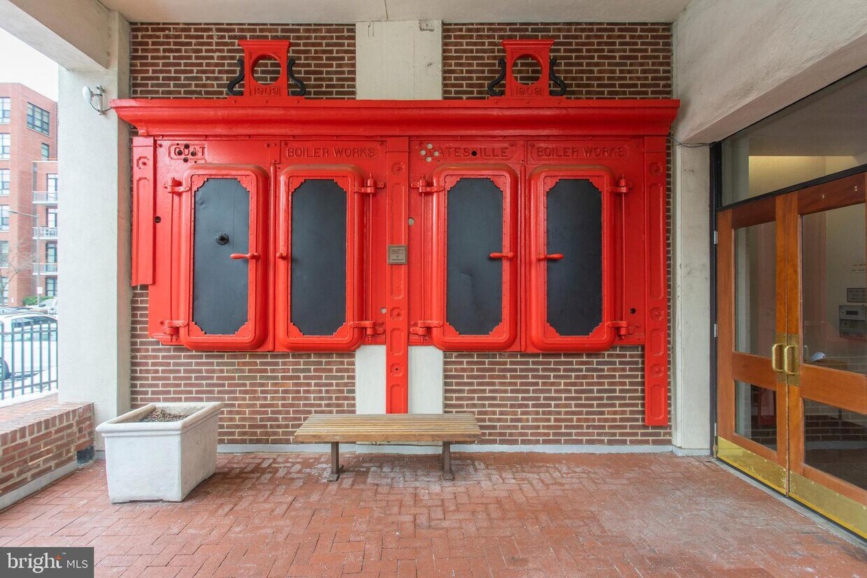 Primary Photo - 315 New St