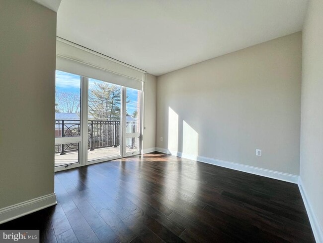 Foto del edificio - 4915 Hampden Ln