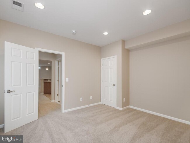 Foto del edificio - 15055 Barnes Meadows Ct
