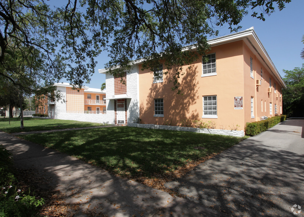 Primary Photo - Gables Walk Apartments