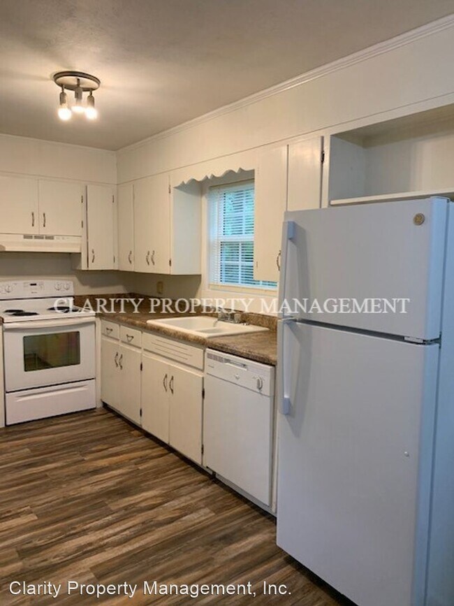 Building Photo - 3 br, 1.5 bath House - 225 Royal Dr. NW