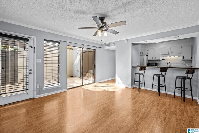 Foto del edificio - 3350 Altamont Rd S