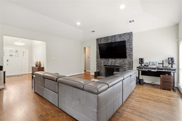 Foto del edificio - 6302 Warm Mist Ln
