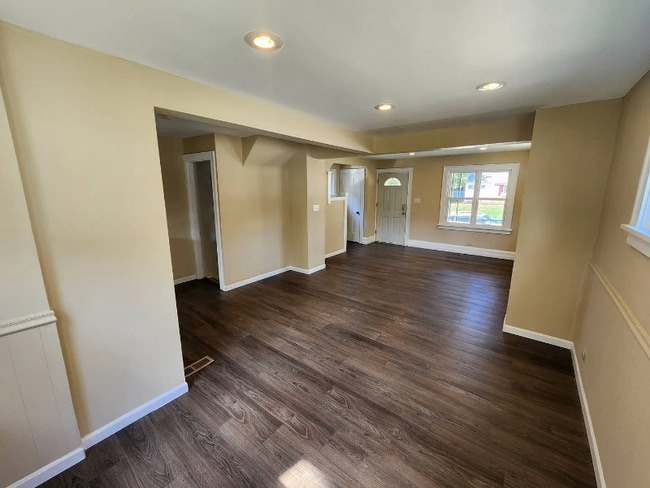 Foto del edificio - 5161 Greenhurst Dr
