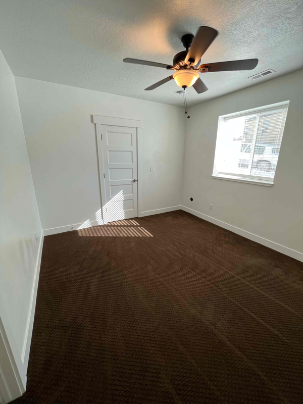 Building Photo - 9496 N Timpanogos Cove