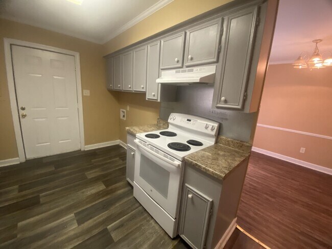Foto del edificio - 244 Hickory Trail