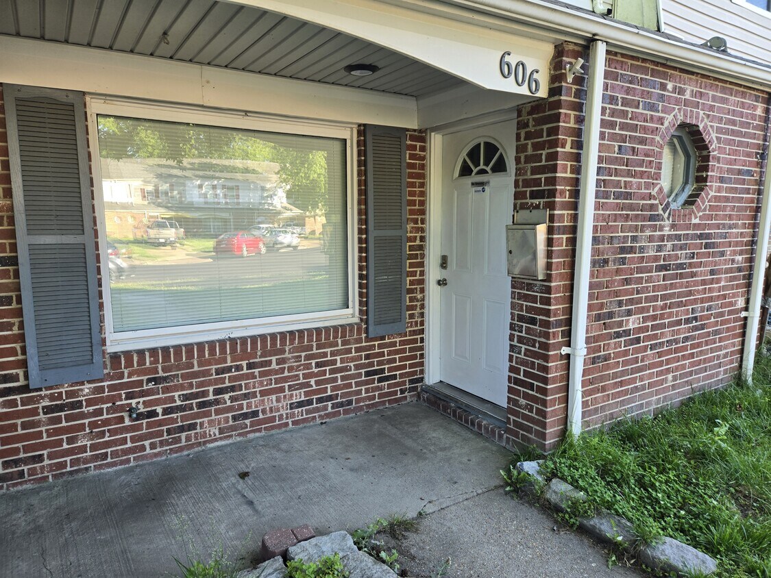 Foto principal - 606 Redkirk Ln