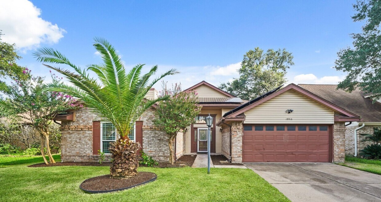 Foto principal - 19918 Hoppers Creek Dr
