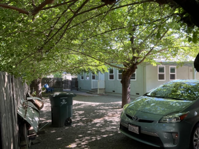 Building Photo - 2260 W Steele Ln