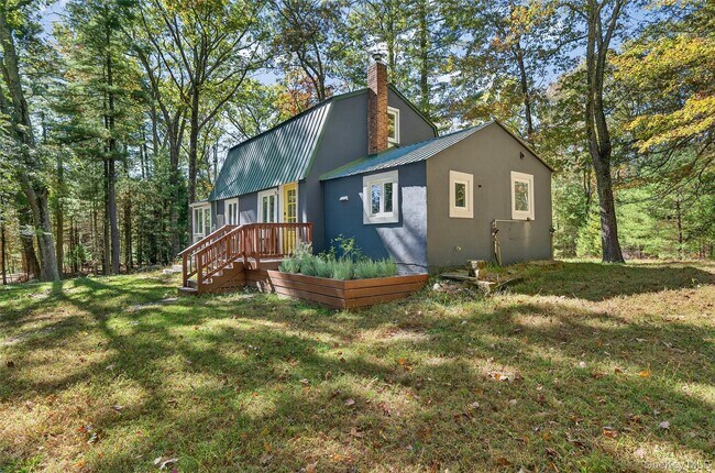 Building Photo - 24 Old Westbrookville Rd