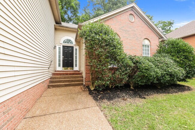 Foto del edificio - 1004 Blue Mountain Ln