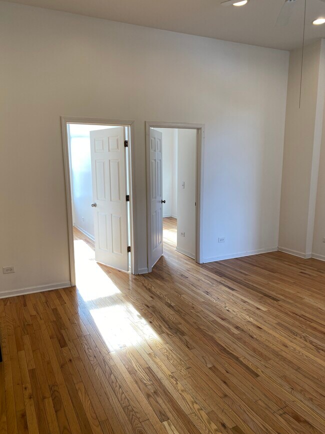 Dormitorios - 2712 W North Ave