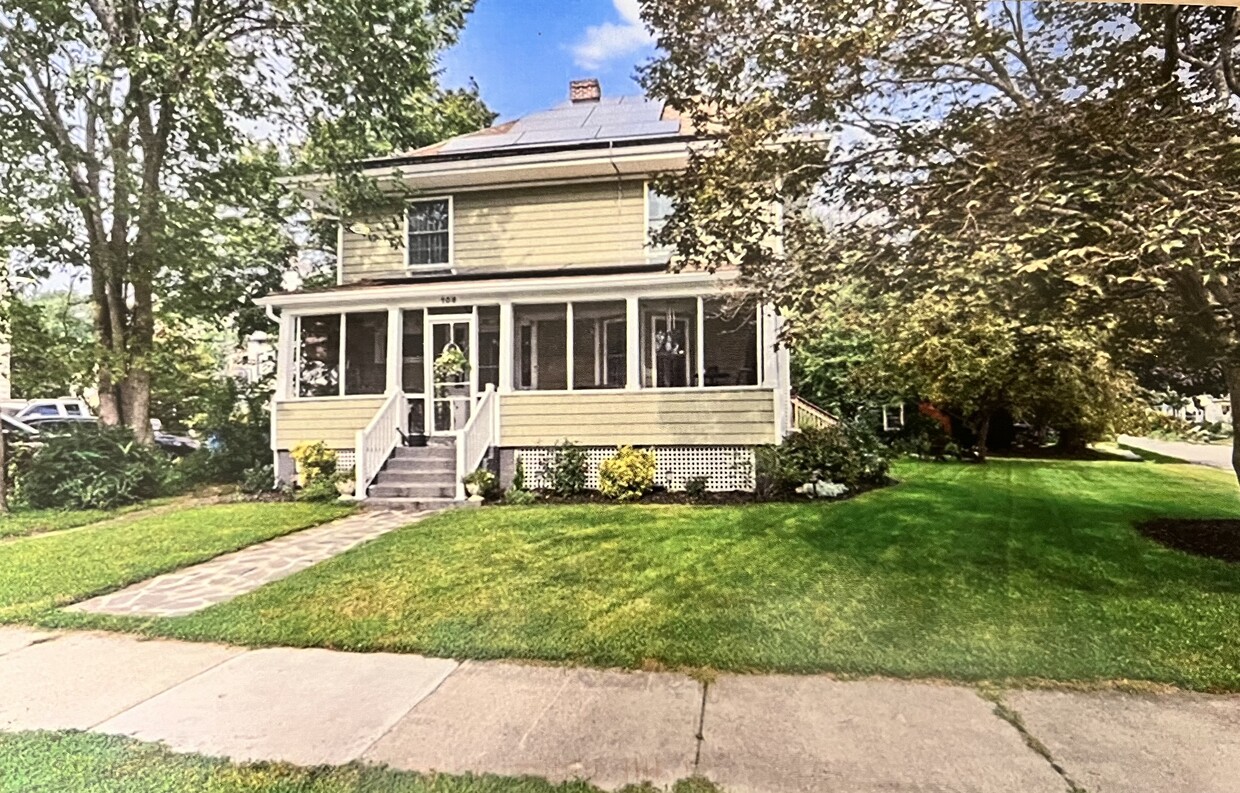 Foto principal - 108 Pawtuxet Ave