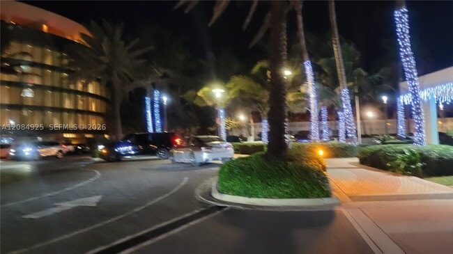 Building Photo - 2899 Collins Ave